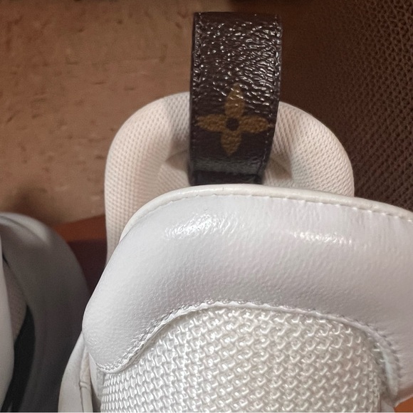 LV Archlight Sneaker - Picture 7 of 17